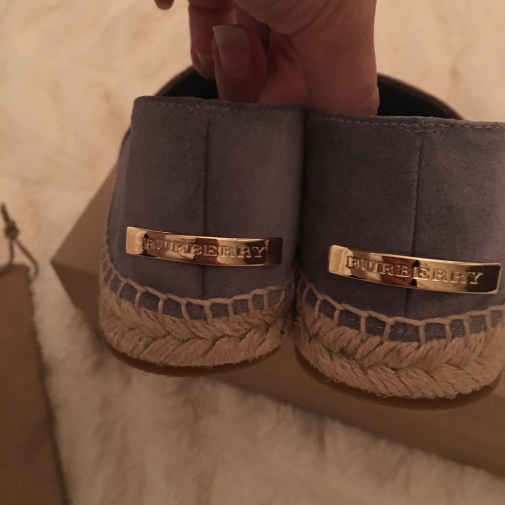 ⛔️SOLD⛔️Burberry espadrille flats new price firm - Picture 4 of 6